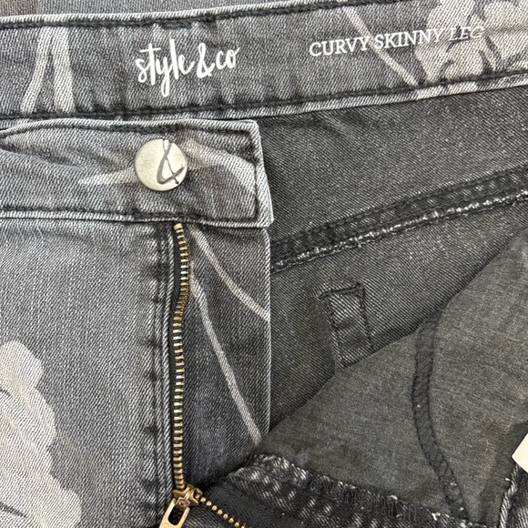 Style & Co Floral Patterned Gray & Black Jeans 24W - Picture 6 of 7